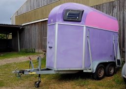 Van Saris 1,5 places